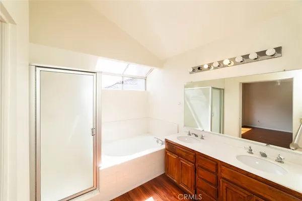 $4,450 | 10 Sparta, Irvine, CA 92614