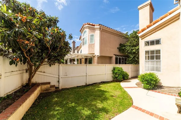 $4,450 | 10 Sparta, Irvine, CA 92614