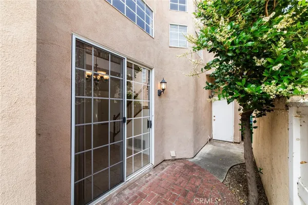 $4,450 | 10 Sparta, Irvine, CA 92614