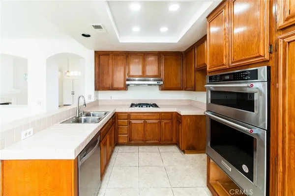 $4,450 | 10 Sparta, Irvine, CA 92614