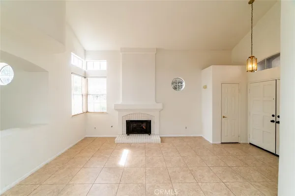 $4,450 | 10 Sparta, Irvine, CA 92614