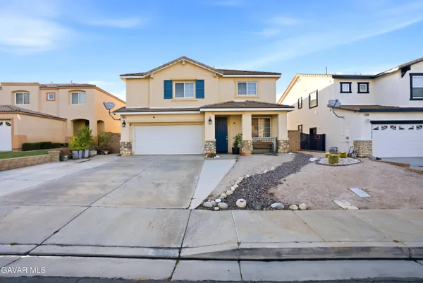 $569,900 | 37633 Persimmon Lane, Palmdale, CA 93551