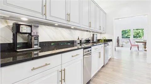 $1,749,000 | 10 Quarry Lake Court, Atlanta, GA 30342