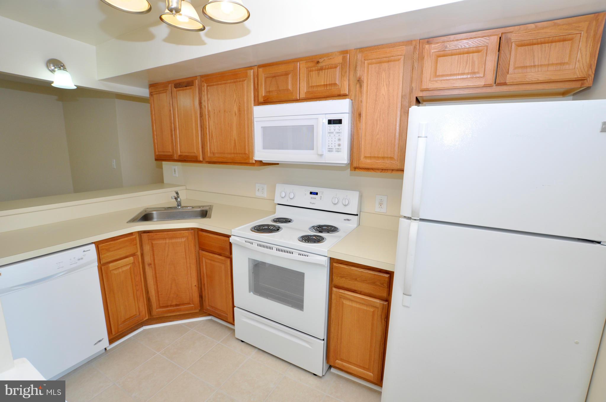 6710 Ridge Road, Unit 104 Baltimore, MD 21237 - Photo 4 of 12 Kitchen