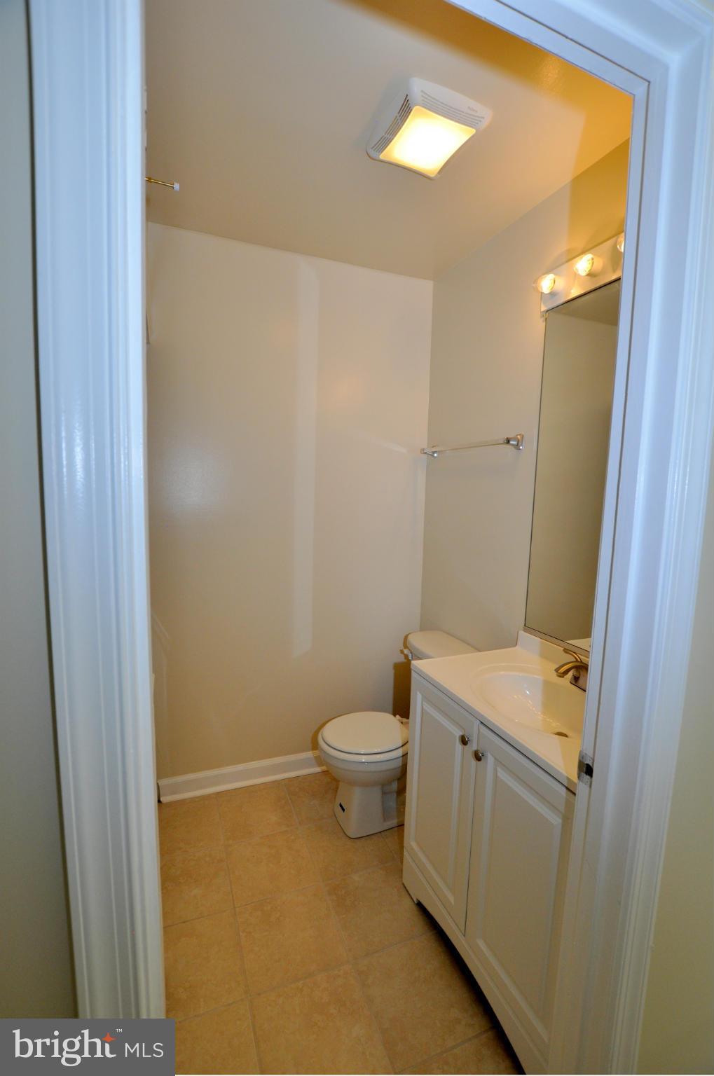 6710 Ridge Road, Unit 104 Baltimore, MD 21237 - Photo 8 of 12 Bath