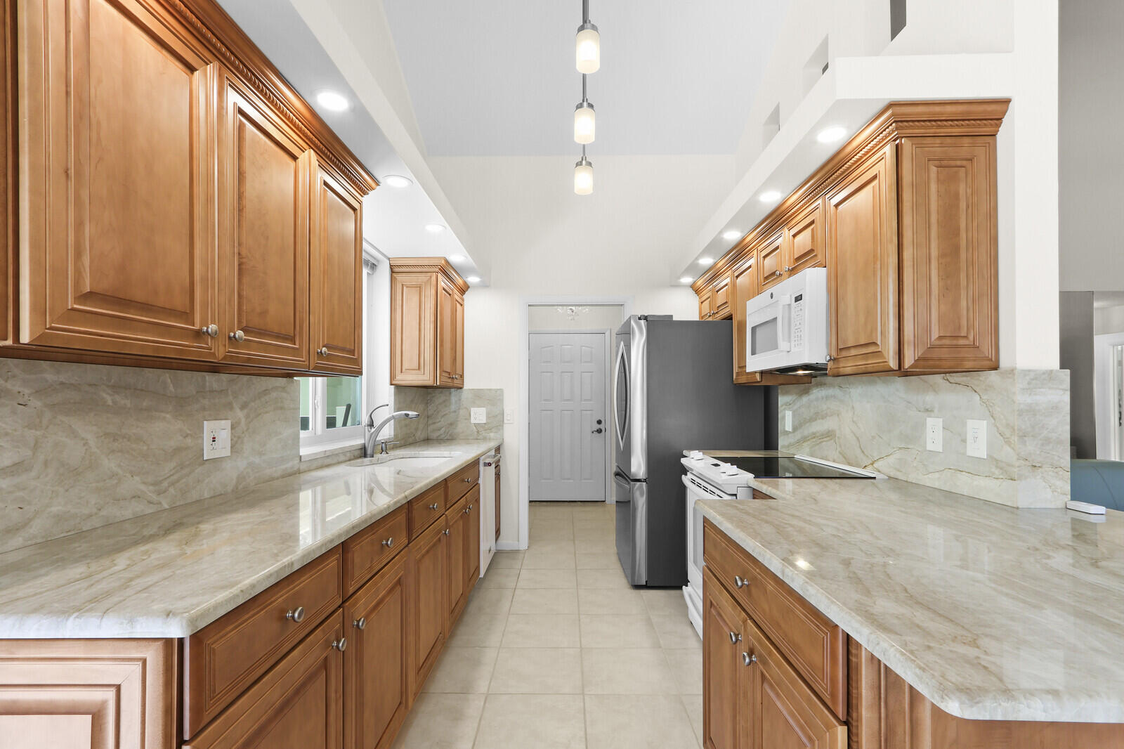 327 Ridge Road Jupiter, FL 33477 - Photo 13 of 52 34_Image_17_mls