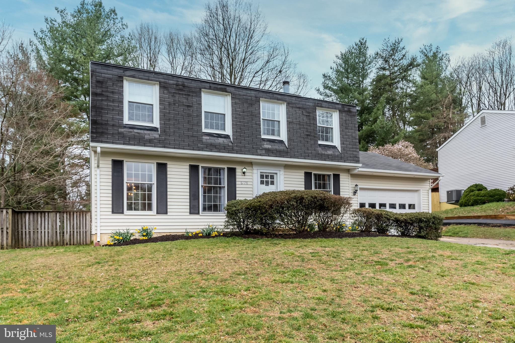 Beautiful Colonial in Burke Centre
