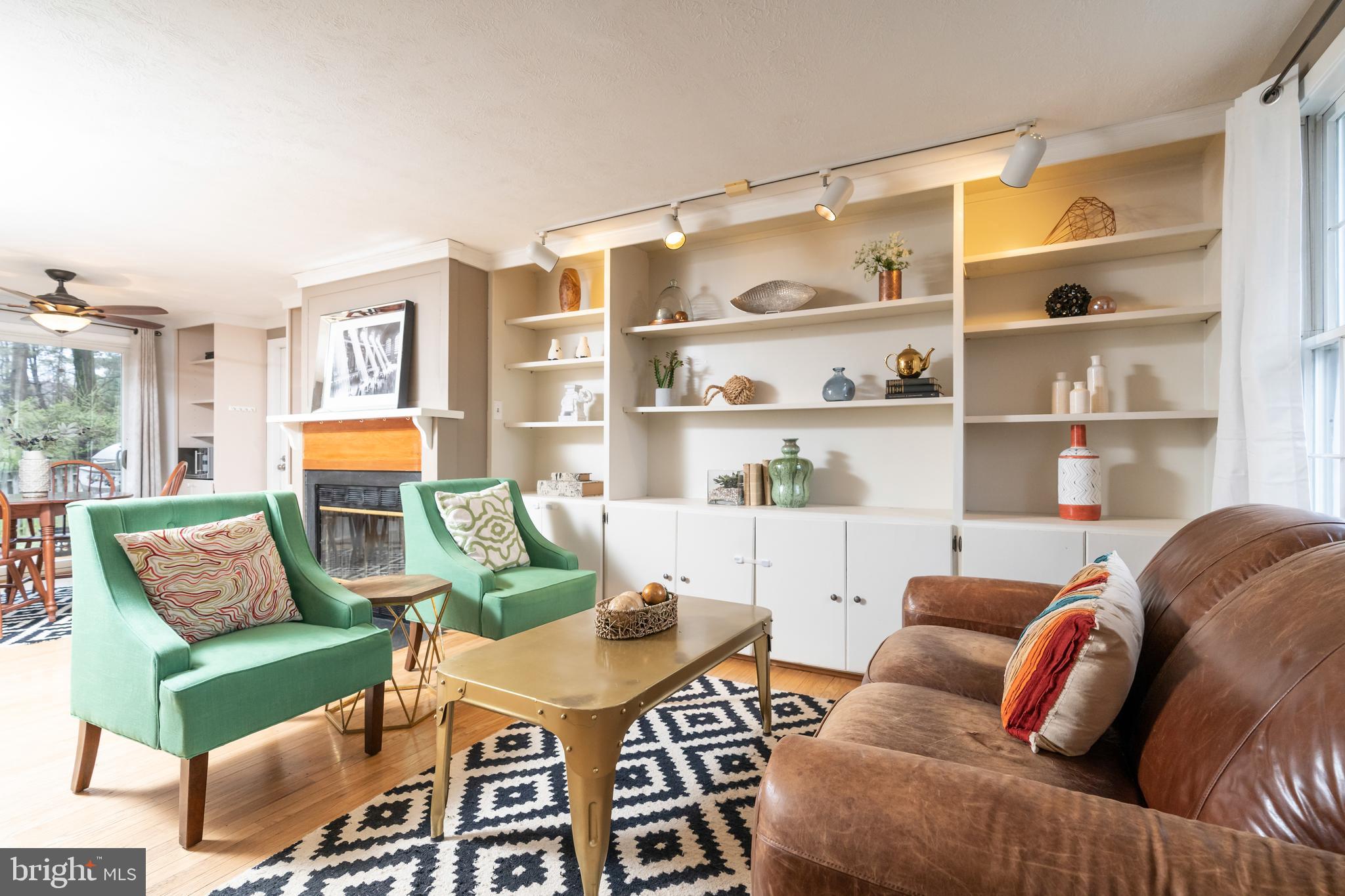 Built-In Bookcases in sitting room on main level