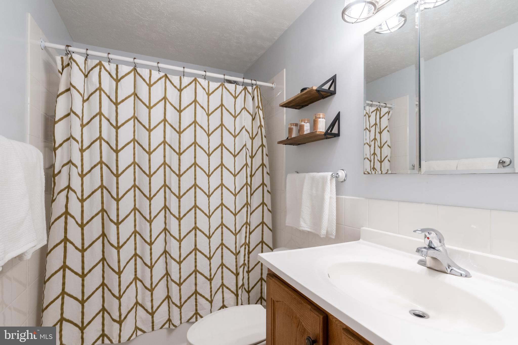 6128 Mantle Road Burke, VA 22015 - Photo 14 of 32 Master Bathroom