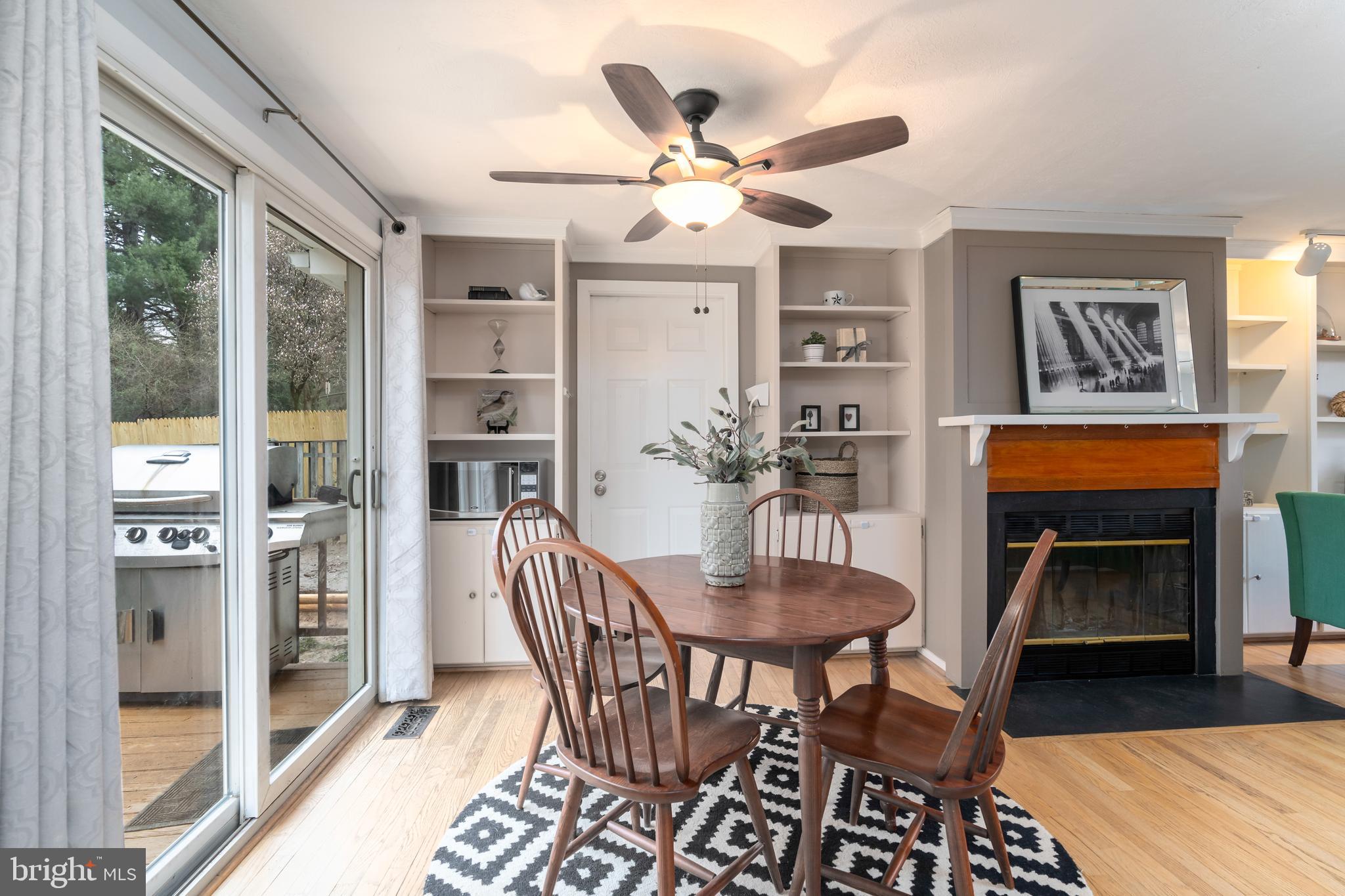 6128 Mantle Road Burke, VA 22015 - Photo 8 of 32 Eat-In Kitchen with Deck Access