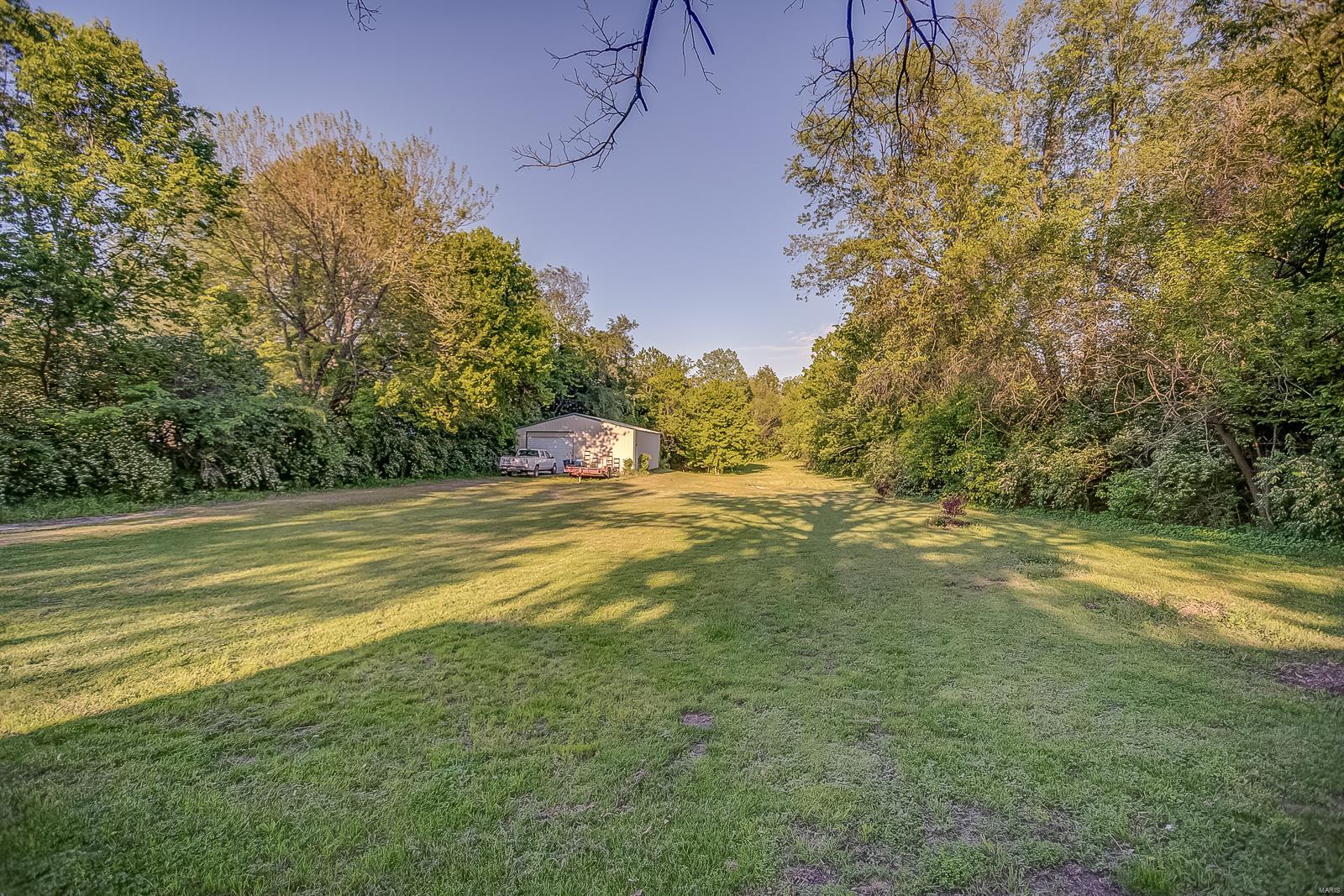 335 Staunton Road Troy, IL 62294 - Photo 20 of 21 Gallery Image 20