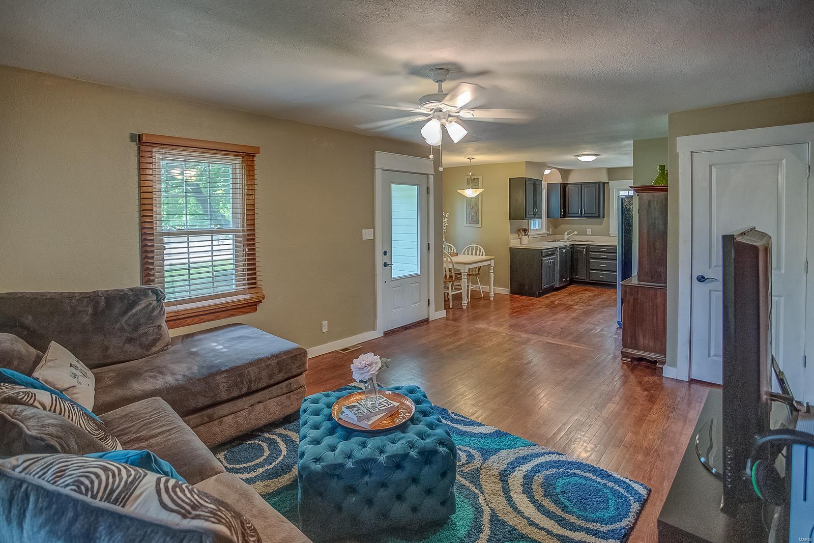 335 Staunton Road Troy, IL 62294 - Photo 4 of 21 Gallery Image 4