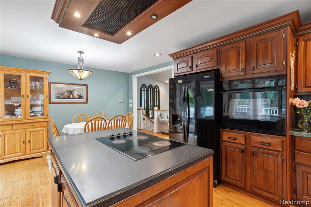 10738 Mcgregor Road Pinckney, MI 48169 - Photo 18 of 43