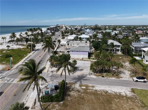 $750,000 | 103-105 Hercules Drive, Fort Myers Beach, FL 33931