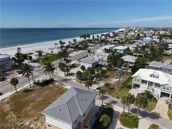 $750,000 | 103-105 Hercules Drive, Fort Myers Beach, FL 33931