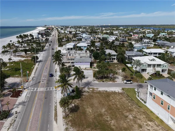 $750,000 | 103-105 Hercules Drive, Fort Myers Beach, FL 33931