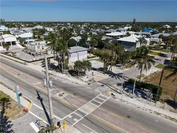 $750,000 | 103-105 Hercules Drive, Fort Myers Beach, FL 33931