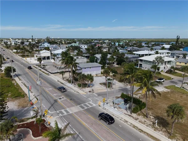 $750,000 | 103-105 Hercules Drive, Fort Myers Beach, FL 33931