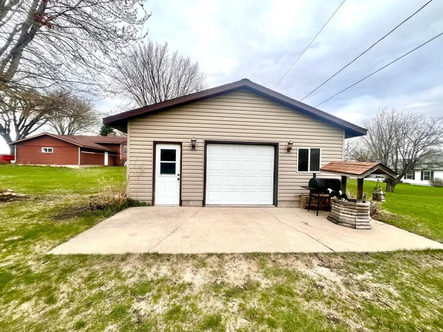 $250,000 | 1112 10th Street, Gaylord, MN 55334