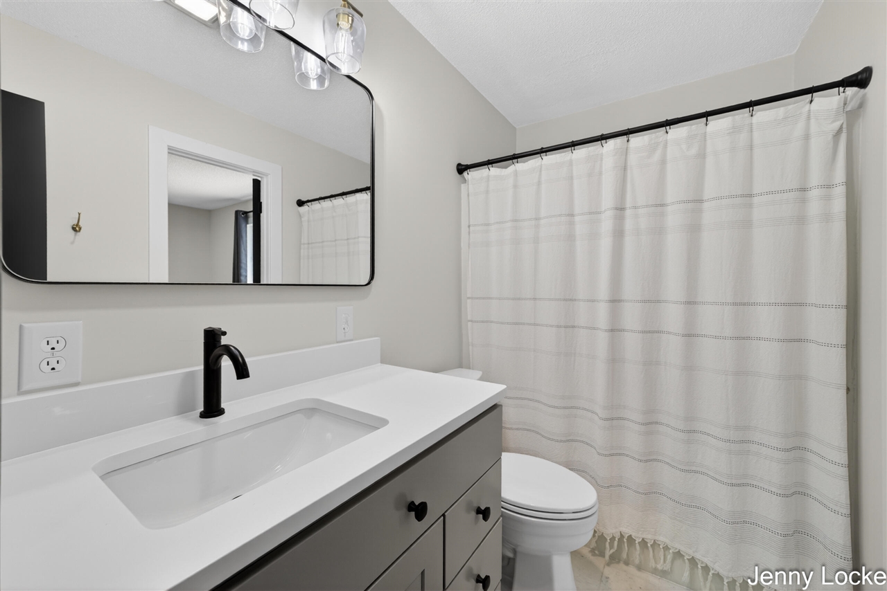 2391 MacArthur Road Muskegon, MI 49442 - Photo 17 of 41