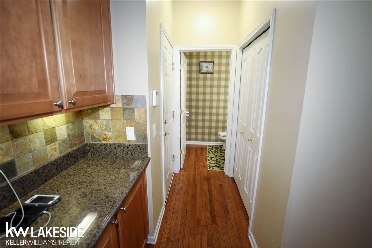 1601 Blushing Drive Rochester, MI 48307 - Photo 10 of 46 31384671-9.JPG