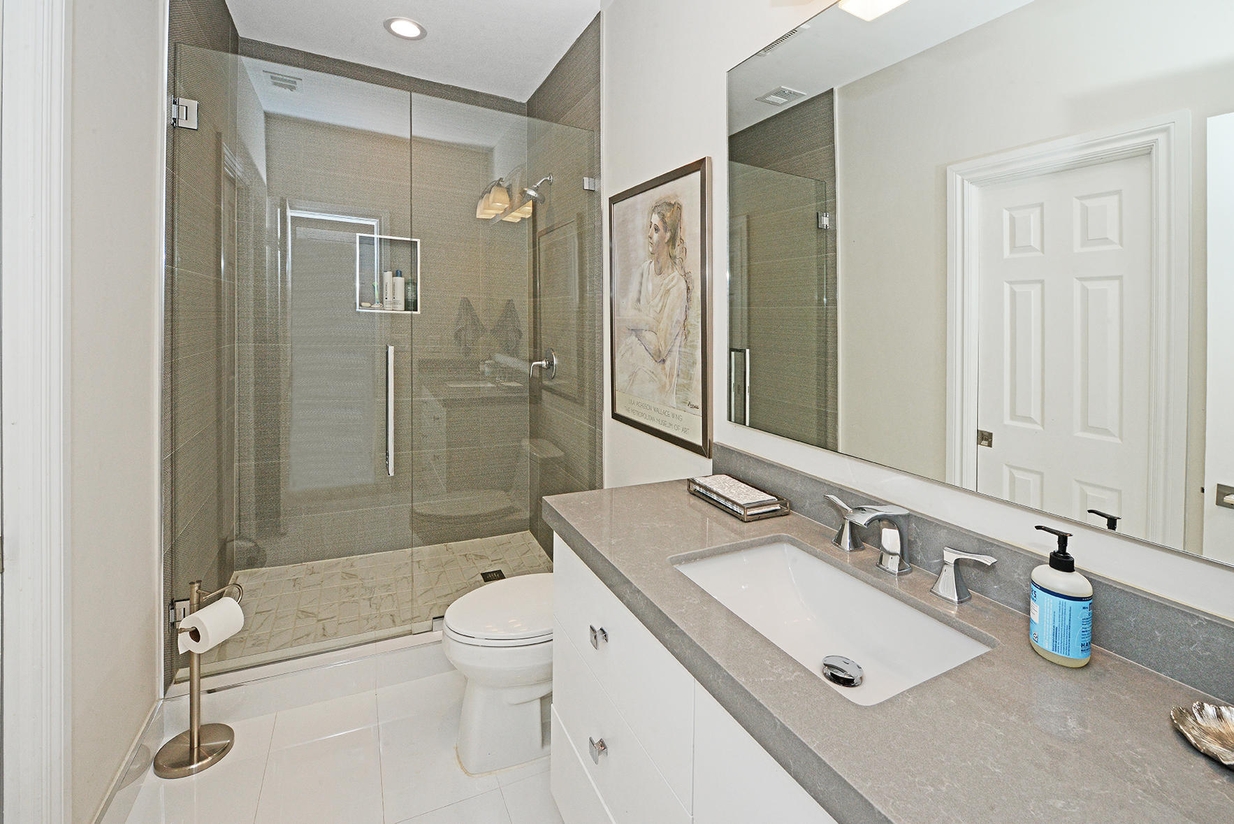 7473 Campo Florido Boca Raton, FL 33433 - Photo 28 of 36 Guest Bath