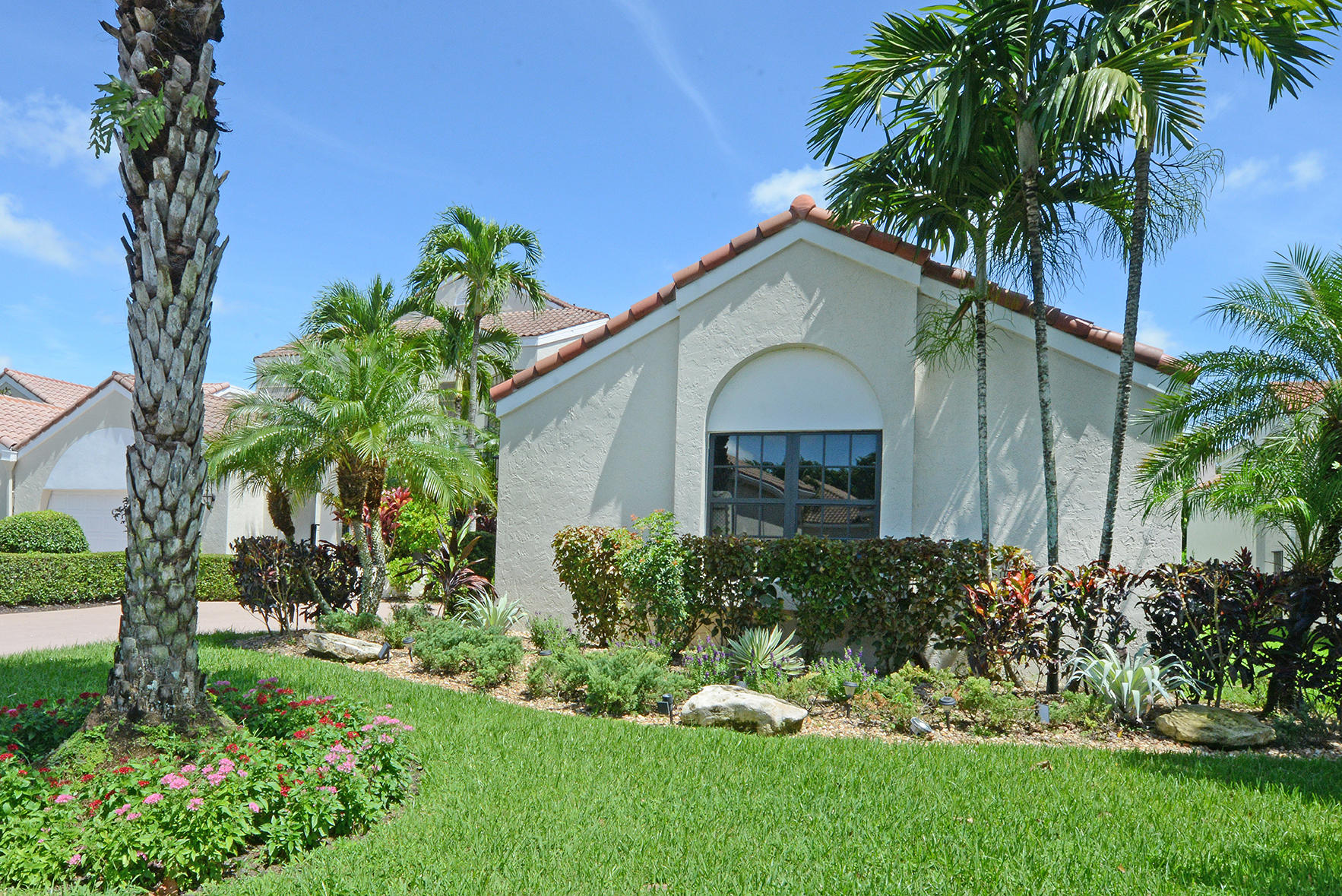 7473 Campo Florido Boca Raton, FL 33433 - Photo 4 of 36 End Unit