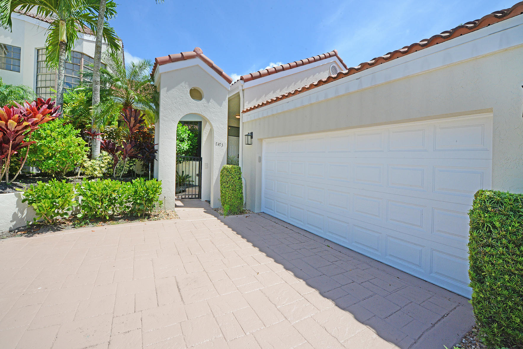 7473 Campo Florido Boca Raton, FL 33433 - Photo 5 of 36 Large Two Car Garage