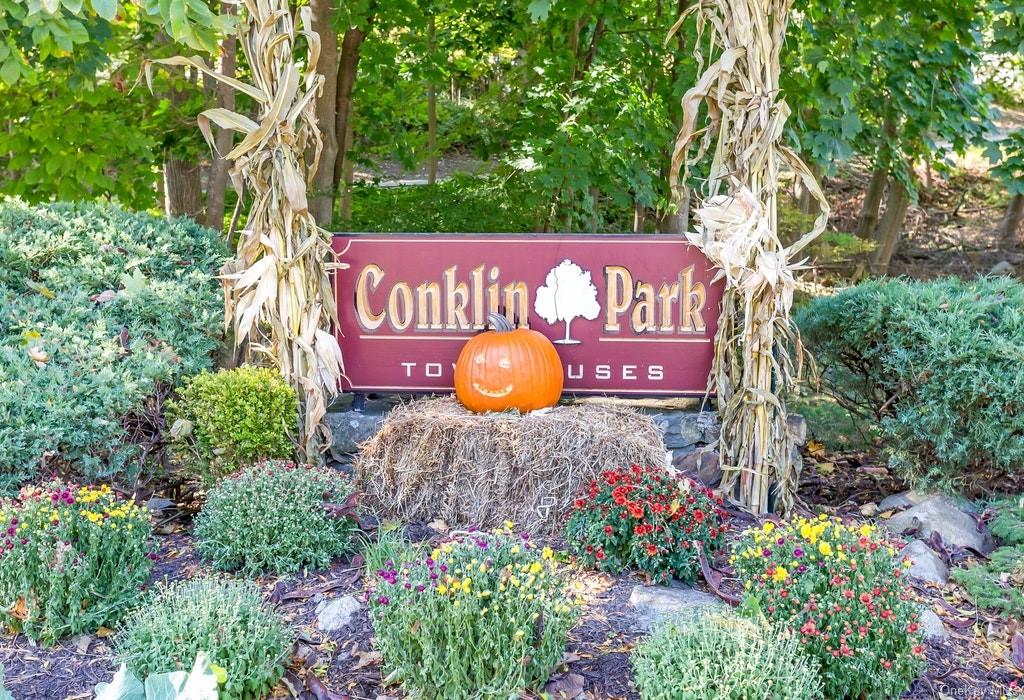 Presenting the front entrance to Conklin Park Townhouses located in Cortlandt Manor, a small, intimate enclave of attached Single Family homes conveniently located just off the Bear Mountain Parkway and Routes 202 and 6.