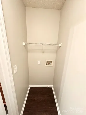 a view of utility room