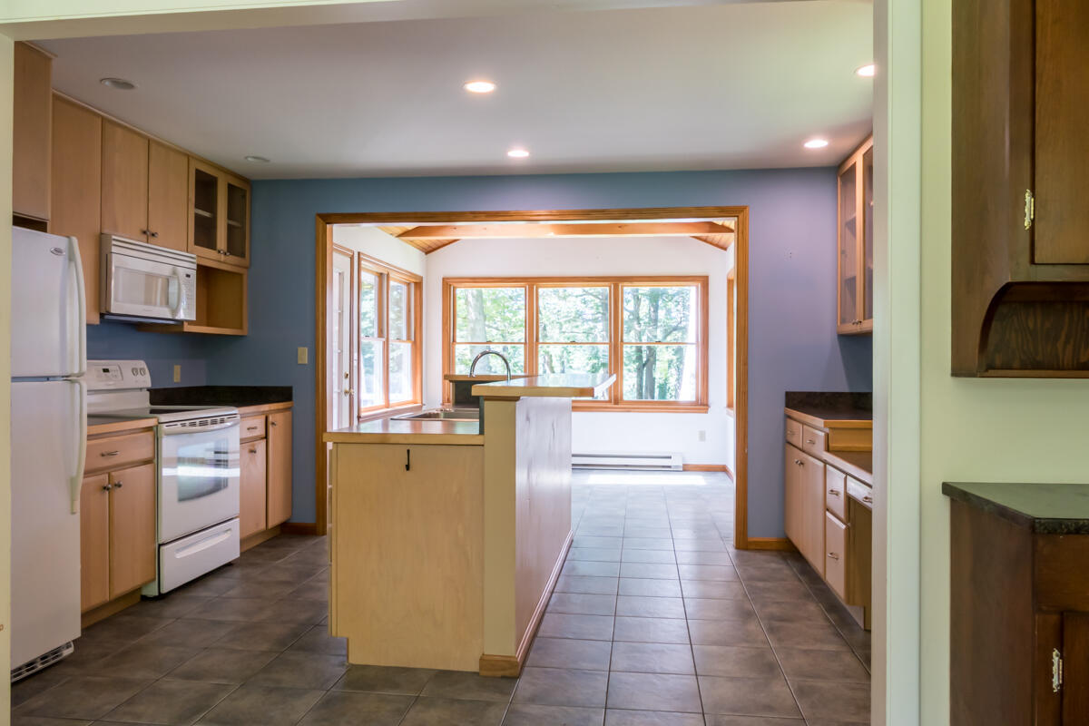 39 Spar Cove Road Freeport, ME 04032 - Photo 4 of 67 13-Kitchen (2 of 8)