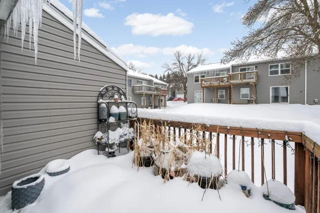 $250,000 | 5482 Egan Drive, Savage, MN 55378