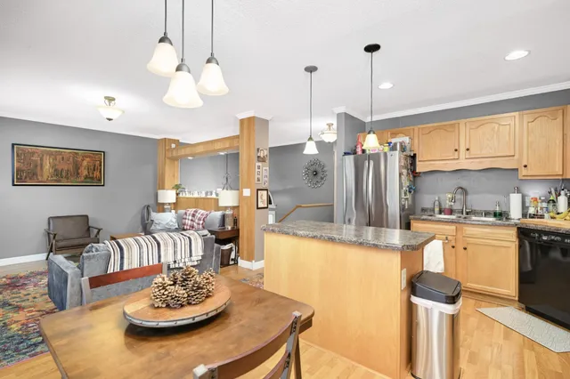 $250,000 | 5482 Egan Drive, Savage, MN 55378