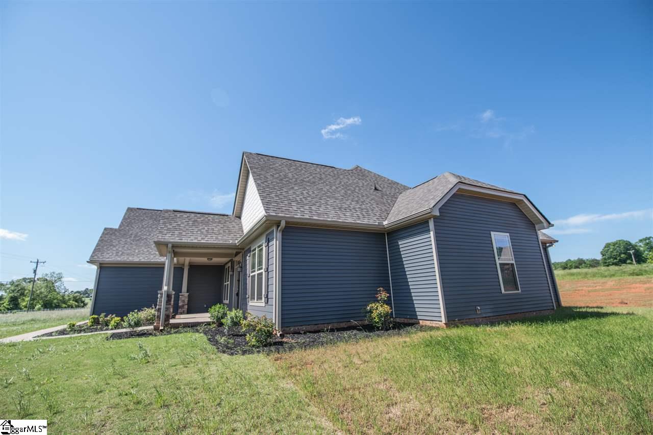 1710 Ballenger Road Wellford, SC 29385 - Photo 3 of 33