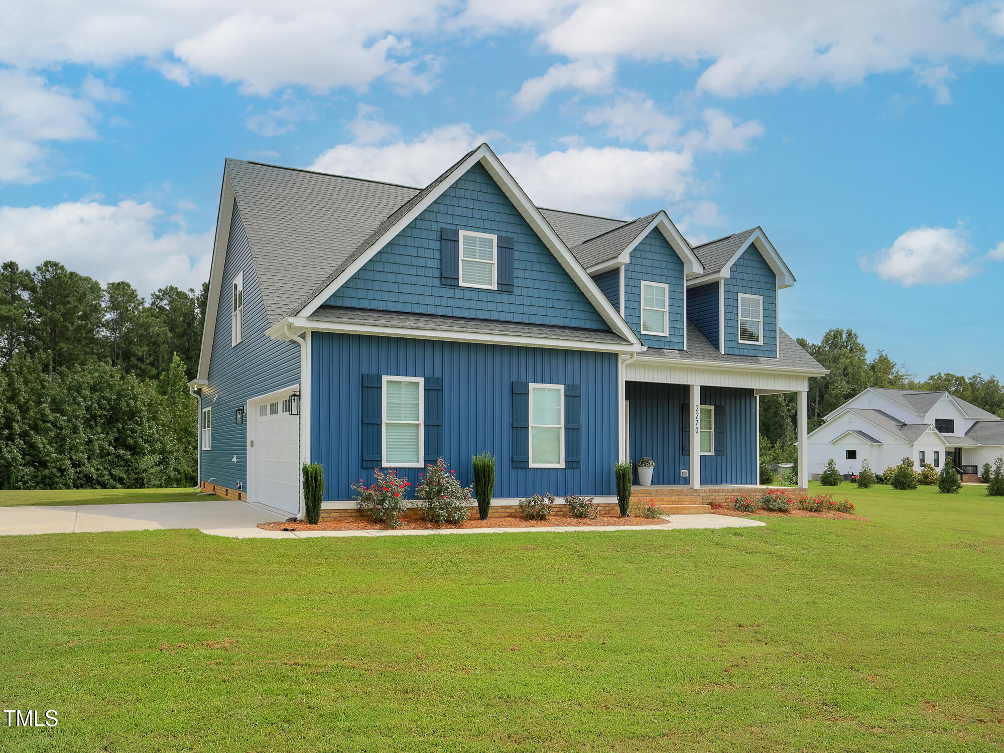006_2270_Medlin_Front_of_House