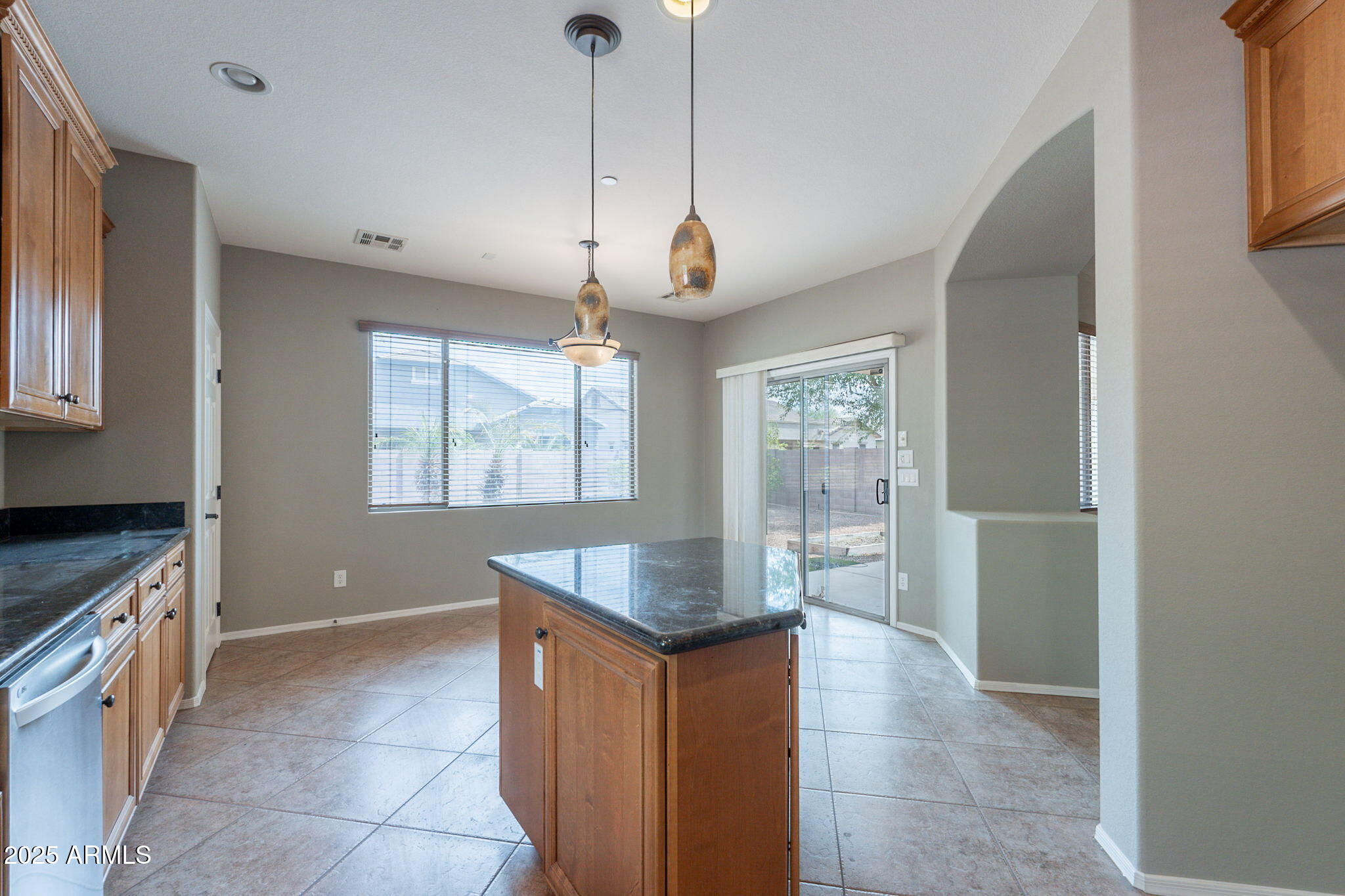 13820 West Cheery Lynn Road Avondale, AZ 85392 - Photo 6 of 28 12-web-or-mls-Cheery-12