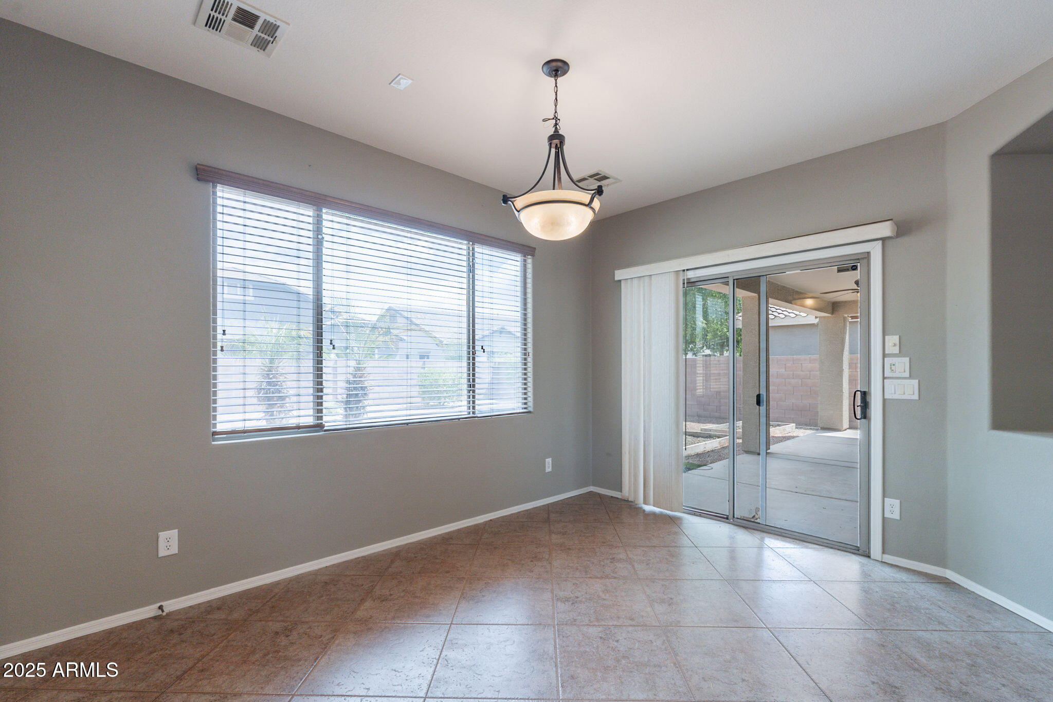 13820 West Cheery Lynn Road Avondale, AZ 85392 - Photo 9 of 28 15-web-or-mls-Cheery-15