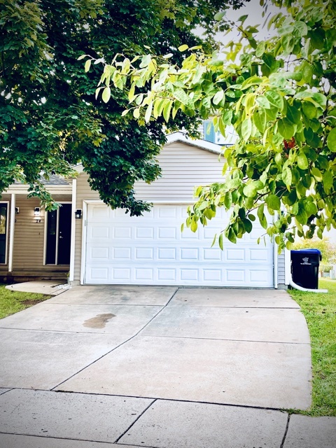 24 Rounds Road Bloomington, IL 61704 - Photo 1 of 27