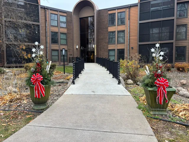 $140,000 | 9600 Portland Avenue, Unit 107, Bloomington, MN 55420