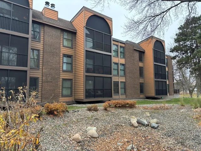 $140,000 | 9600 Portland Avenue, Unit 107, Bloomington, MN 55420