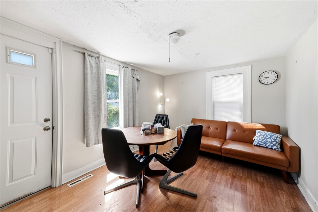 30 Mazarin Street Springfield, MA 01151 - Photo 5 of 19
