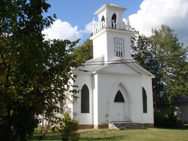 $329,000 | 1441 East Main Street, Poultney, VT 05764