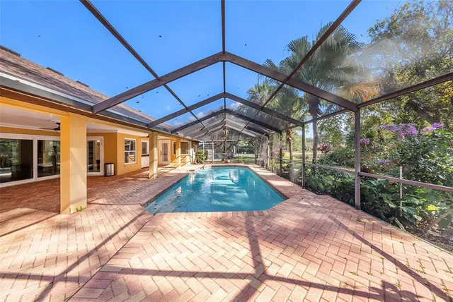 $695,000 | 3328 Westmoreland Drive, Tampa, FL 33618