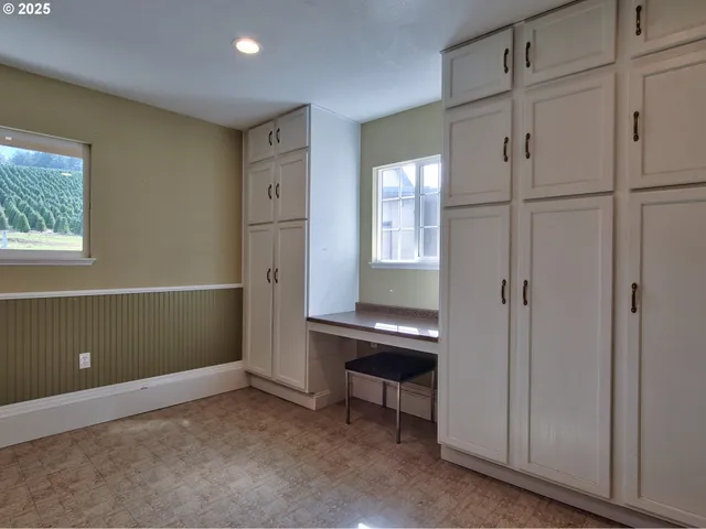 $999,500 | 6110 Yampo Road, Amity, OR 97101