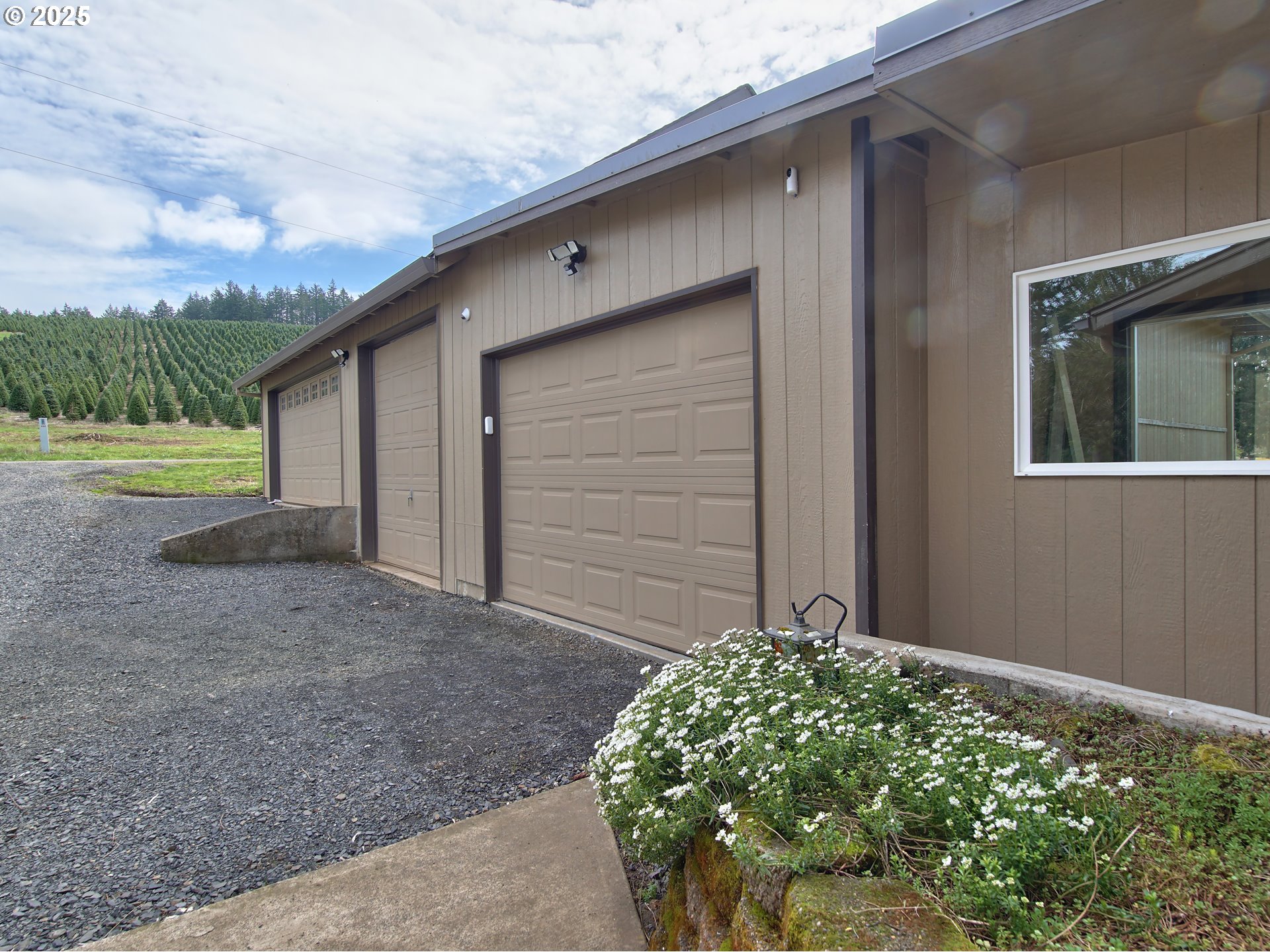 6110 Yampo Road Amity, OR 97101 - Photo 4 of 44