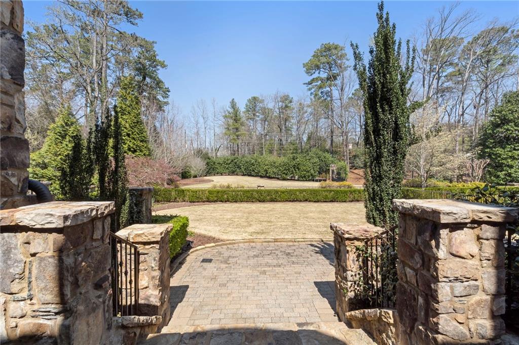 1376 Mt Paran Road Northwest Atlanta, GA 30327 - Photo 7 of 55