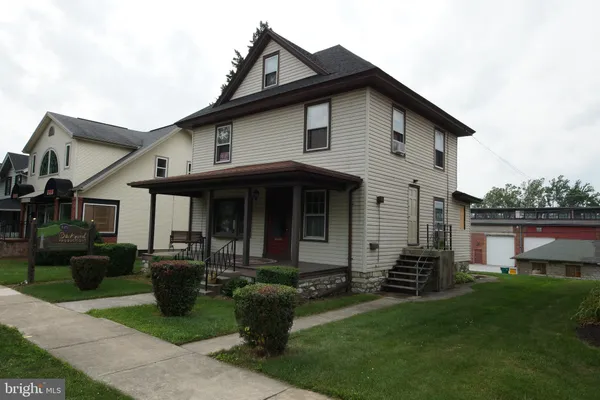 $1,395 | 425 West Chocolate Avenue, Hershey, PA 17033