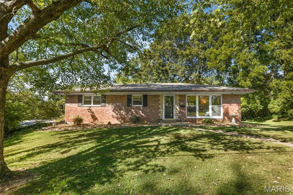$235,000 | 101 Westminster Drive, Collinsville, IL 62234
