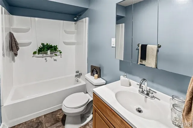 $247,000 | 101 Westminster Drive, Collinsville, IL 62234