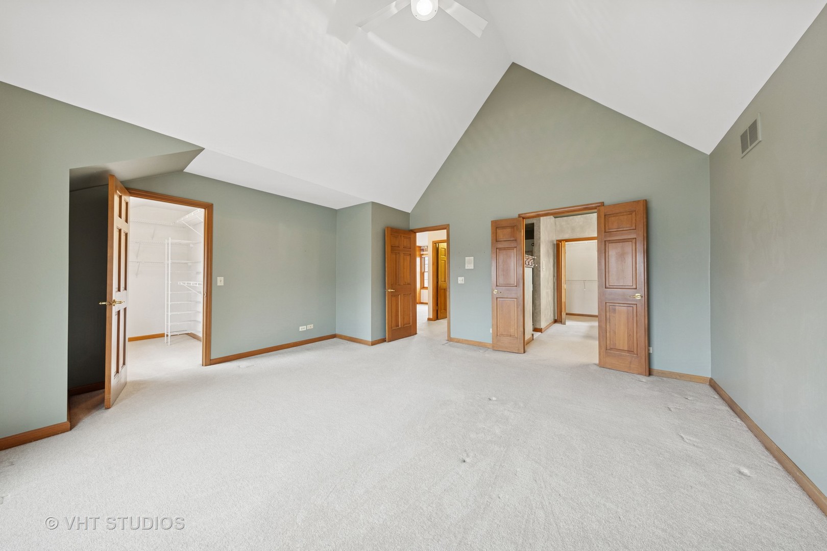 2286 Brookside Lane Aurora, IL 60502 - Photo 15 of 37 a view of an empty room with window and bathroom